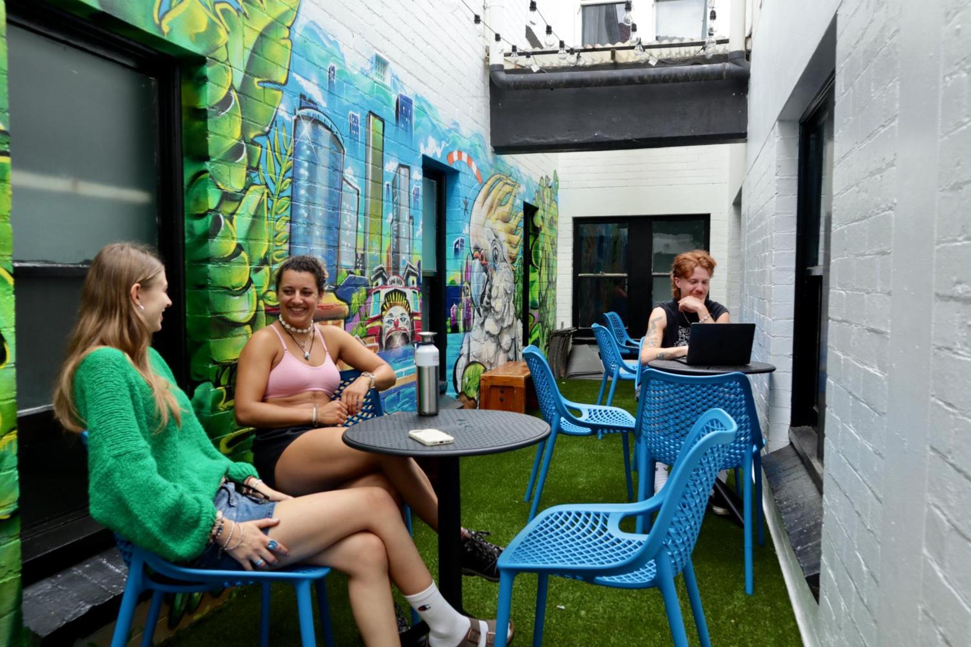 Ritz For Backpackers Pansiyon Melbourne Dış mekan fotoğraf