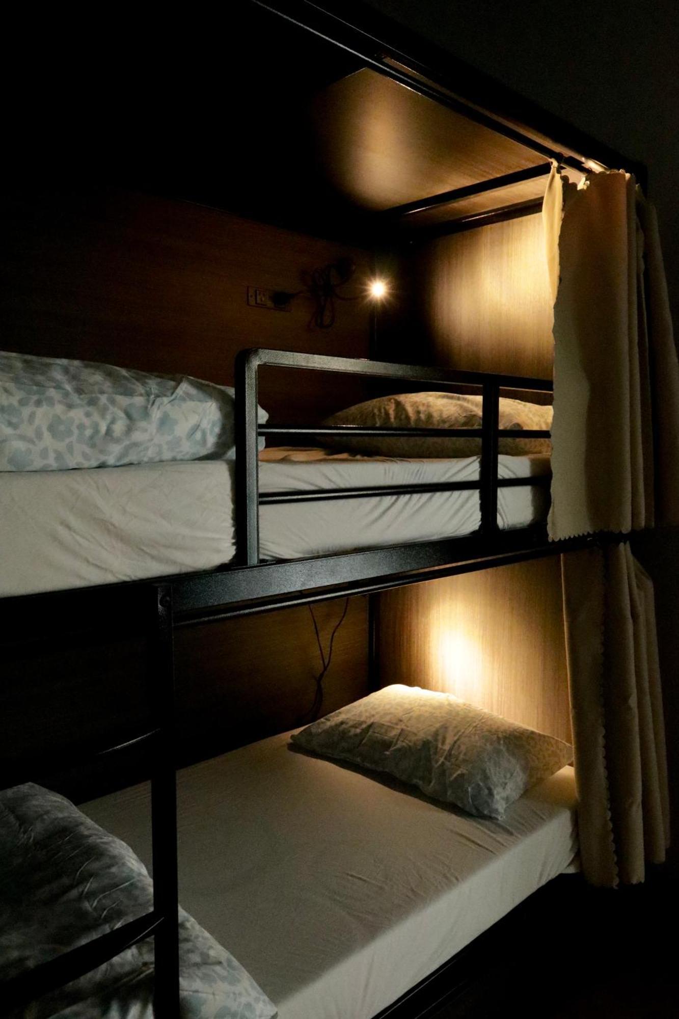 Ritz For Backpackers Pansiyon Melbourne Dış mekan fotoğraf